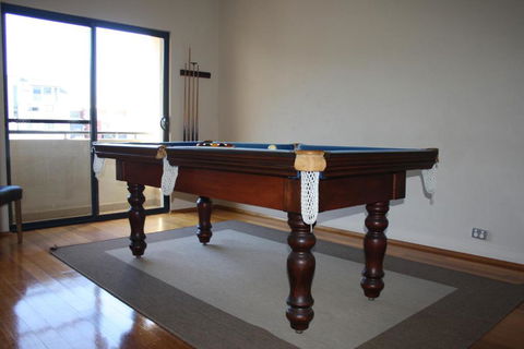 Huge House On The Grand Canal - Maitland Accommodation 2