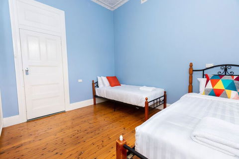 Best Central House â€“ Sleeps 11 - Maitland Accommodation 2