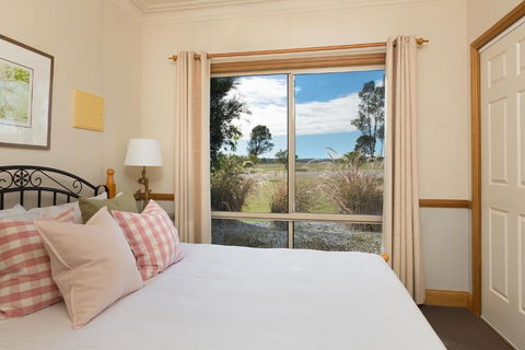 Windsors Edge Cottage Pokolbin - Maitland Accommodation 6
