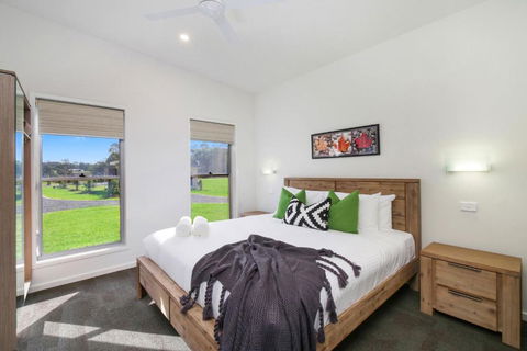 Ironbark Villa 6 - Maitland Accommodation 2