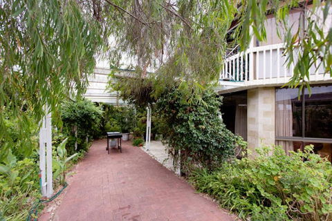 Beach Haven Studio - Maitland Accommodation 6