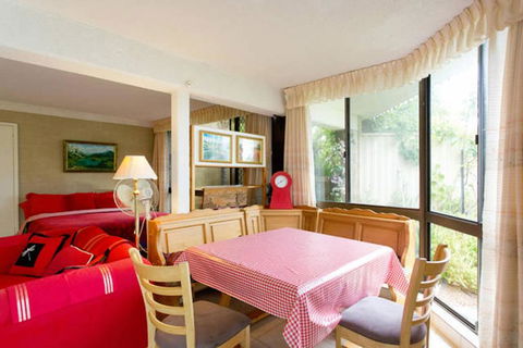 Beach Haven Studio - Maitland Accommodation 2