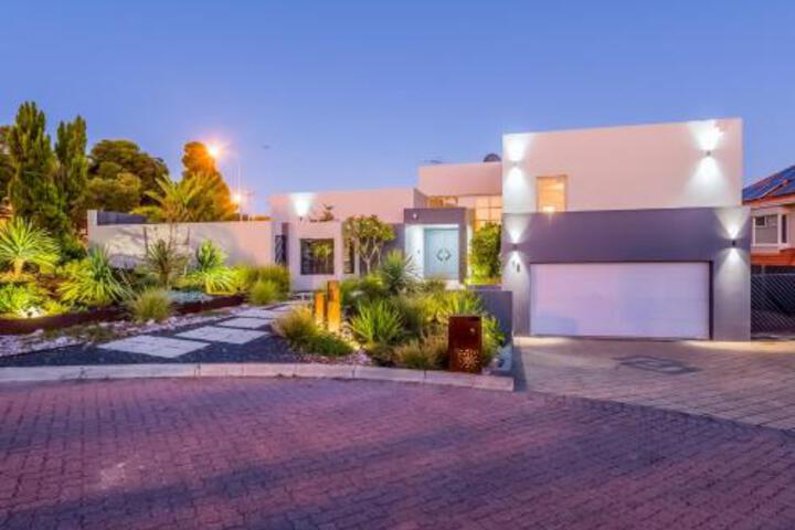 Dianella WA Maitland Accommodation