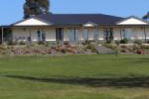 Nyora Lodge B & B - Maitland Accommodation 0