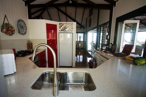 Bedarra Beach House - Maitland Accommodation 3