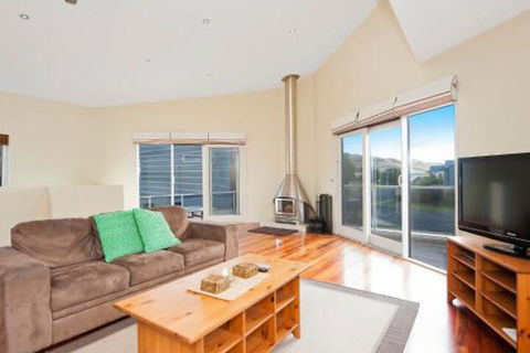 Felicity - Maitland Accommodation 4
