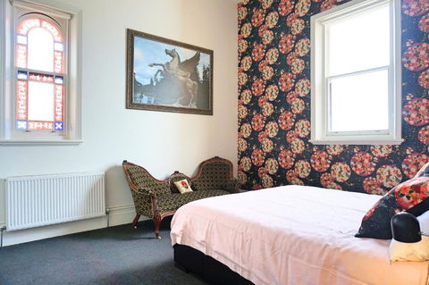 Ozone Tower - Maitland Accommodation 1