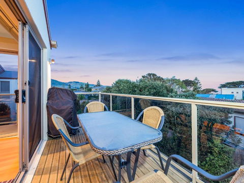Sound Of The Sea - Maitland Accommodation 5