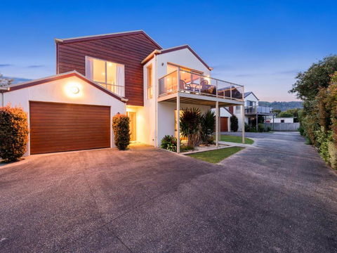 Sound Of The Sea - Maitland Accommodation 2