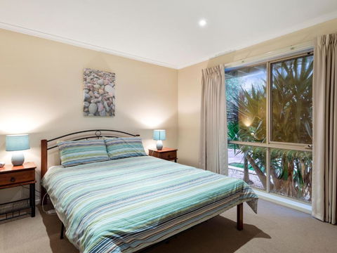 Sound Of The Sea - Maitland Accommodation 3