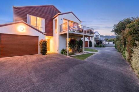 Sound Of The Sea - Maitland Accommodation 0