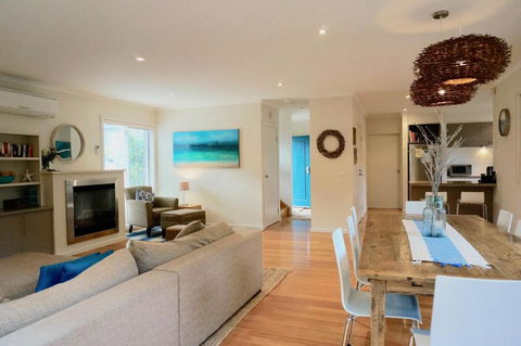 Beachcomber - Maitland Accommodation 1