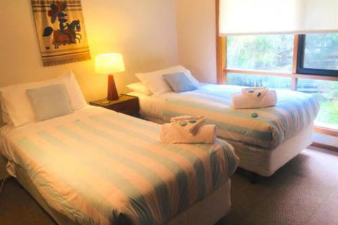 2 Degrees Of Separation - Maitland Accommodation 6