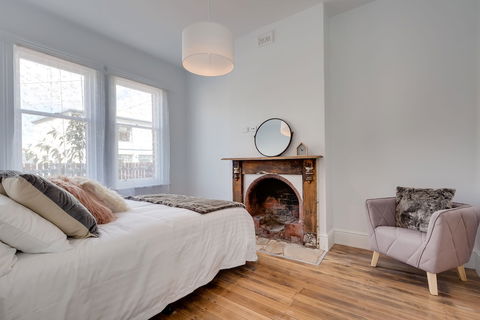 White Room Apartments - Maitland Accommodation 4