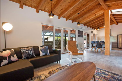 Port Central No 3 - Maitland Accommodation 3