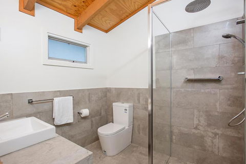 Port Central No 3 - Maitland Accommodation 2