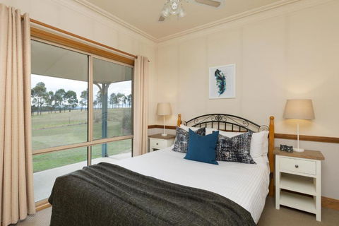 Windsors Edge Cottage Rothbury - Maitland Accommodation 3