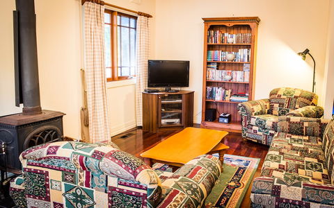 Whispering Pines Cottages - Maitland Accommodation 2