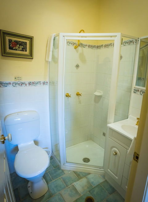 Whispering Pines Cottages - Maitland Accommodation 5