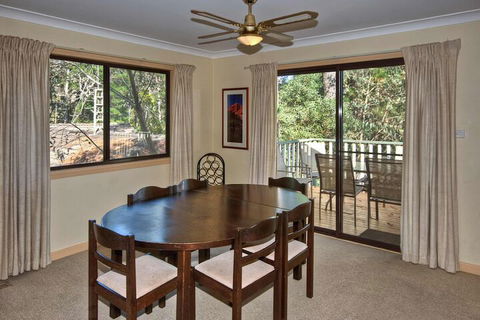 Camelot Cottage - Maitland Accommodation 5