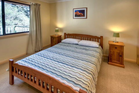 Camelot Cottage - Maitland Accommodation 7