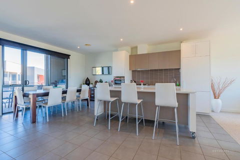 Five Shell - Maitland Accommodation 1