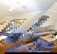 Gumview Cottage - Maitland Accommodation