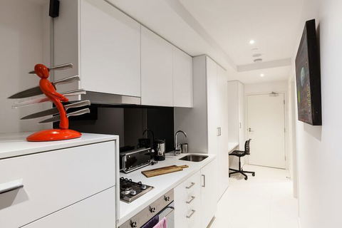 CLARK, 1BDR Melbourne Apartment - Maitland Accommodation 4