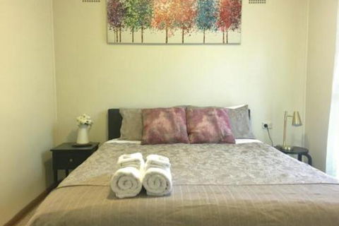 Three Sisters Garden Cottage - Maitland Accommodation 7