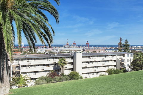 Celina's Ocean View Studio - Adults Only - Maitland Accommodation 2