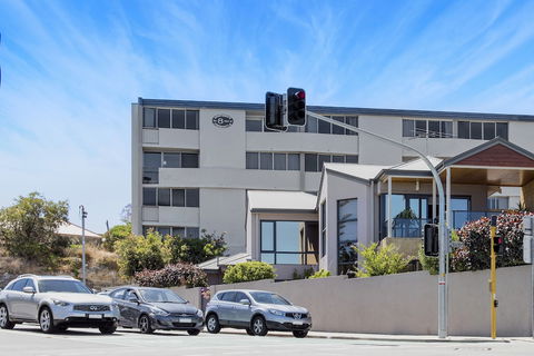 Celina's Ocean View Studio - Adults Only - Maitland Accommodation 5