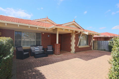 Mindarie Villa - Maitland Accommodation 0