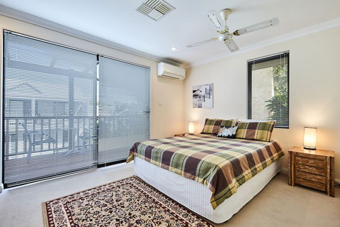 Fremantle Townhouse Unit 4 - Maitland Accommodation 6
