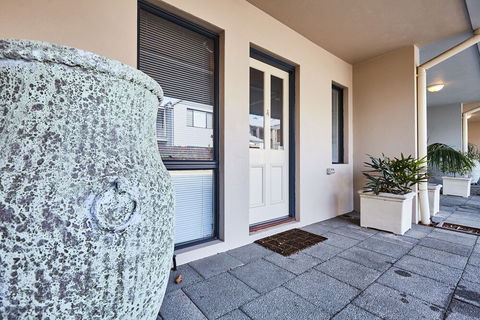 Fremantle Townhouse Unit 4 - Maitland Accommodation 0