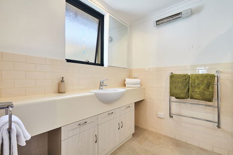Fremantle Townhouse Unit 4 - Maitland Accommodation 5