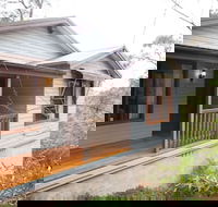 Geebung Cottage - Maitland Accommodation