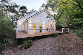 White Cottage - Maitland Accommodation 0