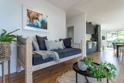 Yallingup Beach Home - Maitland Accommodation 2