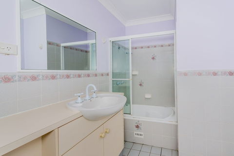 Pebble Pde 1 / 14 Fingal Bay - Maitland Accommodation 5