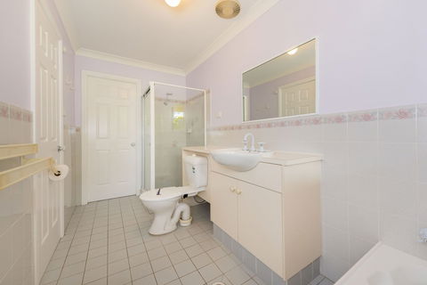 Pebble Pde 1 / 14 Fingal Bay - Maitland Accommodation 6