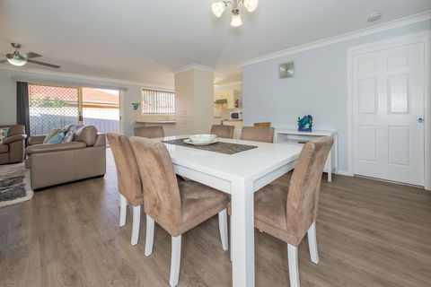 Pebble Pde 1 / 14 Fingal Bay - Maitland Accommodation 0