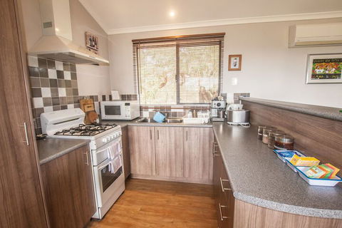 Cloud Nine Spa Chalets - Maitland Accommodation 6