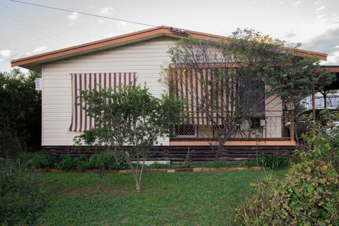 Manilla Cottage - Manilla NSW - Maitland Accommodation 3