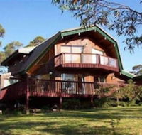 Sublime Cedar Lodge Leura - Maitland Accommodation