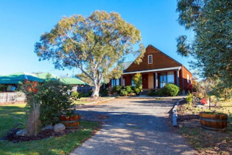 Aarlaur 2 Loft Style Apartment In Jindabyne - Maitland Accommodation 0