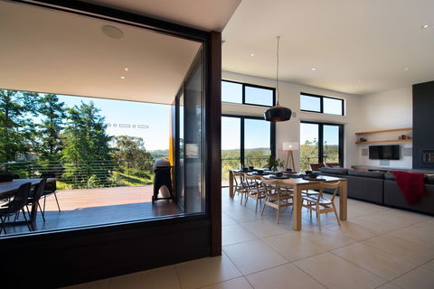 Aura House - Maitland Accommodation 4