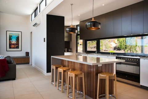 Aura House - Maitland Accommodation 3