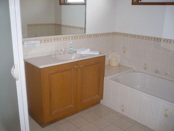 Parklake Holiday Units - Maitland Accommodation 4