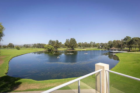 Villa On The Green - Maitland Accommodation 6