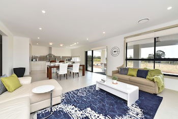 TheHorizon7 - Maitland Accommodation 0